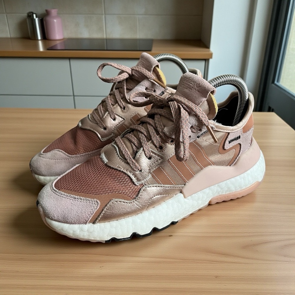 Adidas Nite‎ Jogger Womens 6 Rose Gold Sneakers EE5908 Pink Low Top Athletic